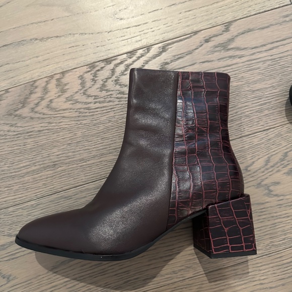 Seychelles Booties - Picture 2 of 4